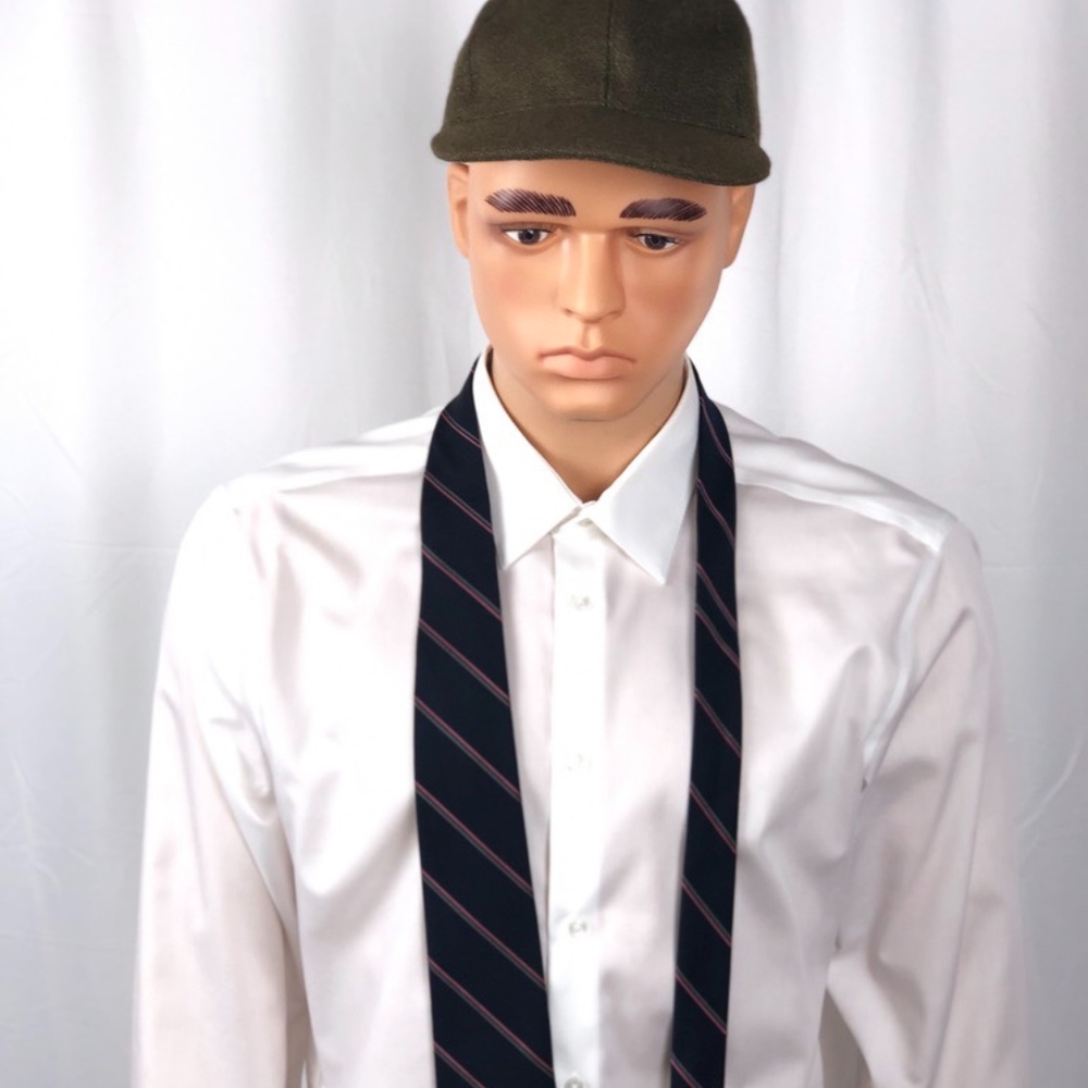 YVES SAINT LAURENT 100% SILK TIE